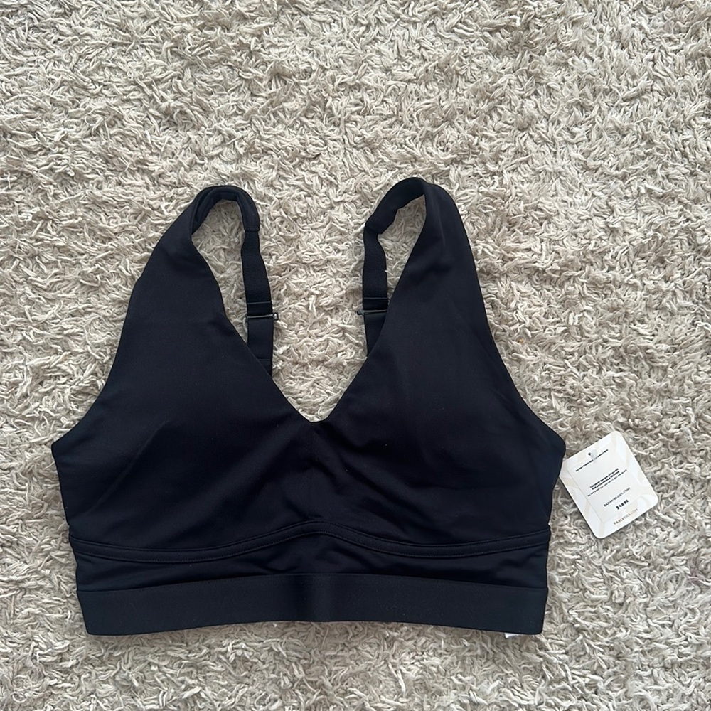 Black sports bra
